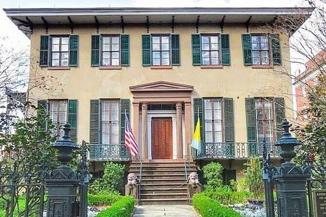 Andrew Low House - A Close Look at the Experience