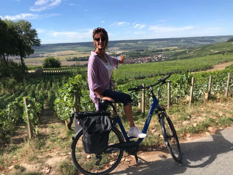 Angélique's electric bike tour in Champagne - The Experience in Detail: From Vines to Glasses
