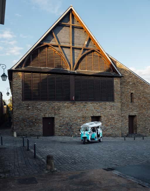 Angers: Ride in the Doutre in an electric Tuk Tuk - An Authentic and Practical Look at the Electric Tuk-Tuk Experience in Angers