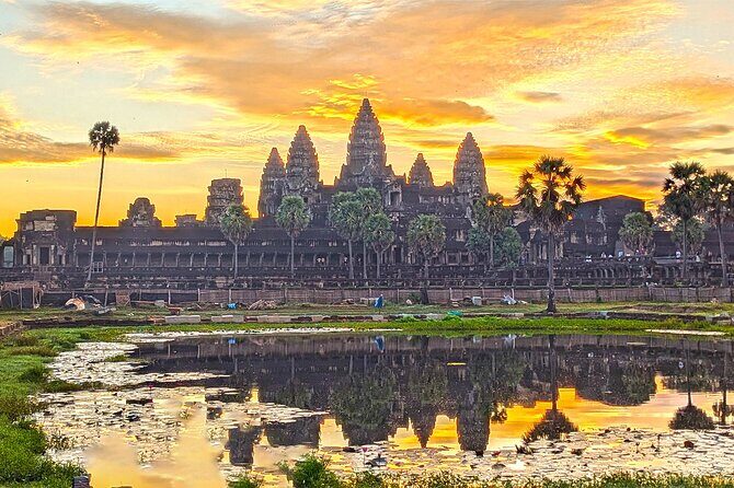 Angkor Sunrise Bike Tour - Breakfast & Lunch included - Key Points