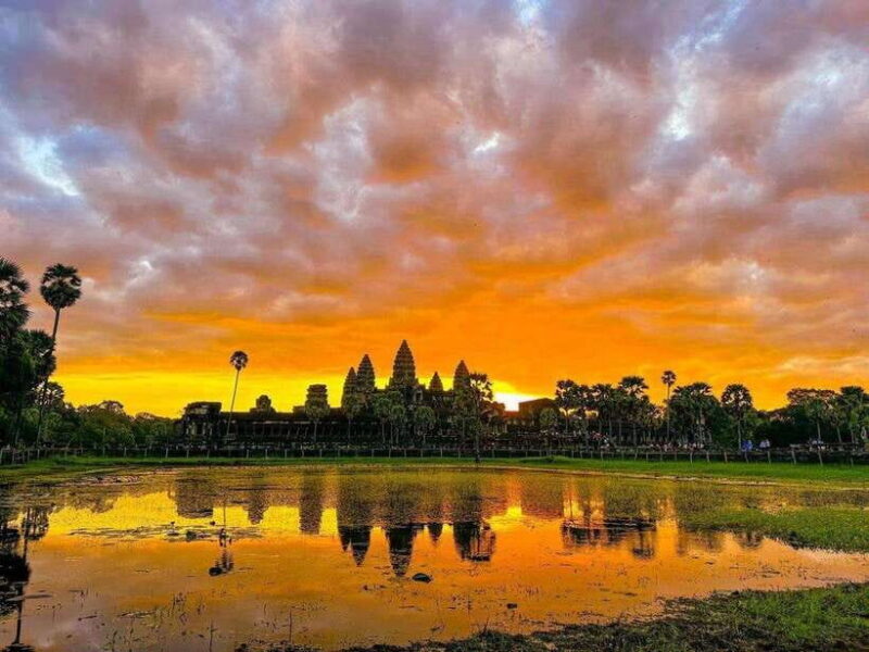 Angkor Wat 1 Day with Sunrise Combined tour with (Tuk Tuk) - Lunch and Midday Break