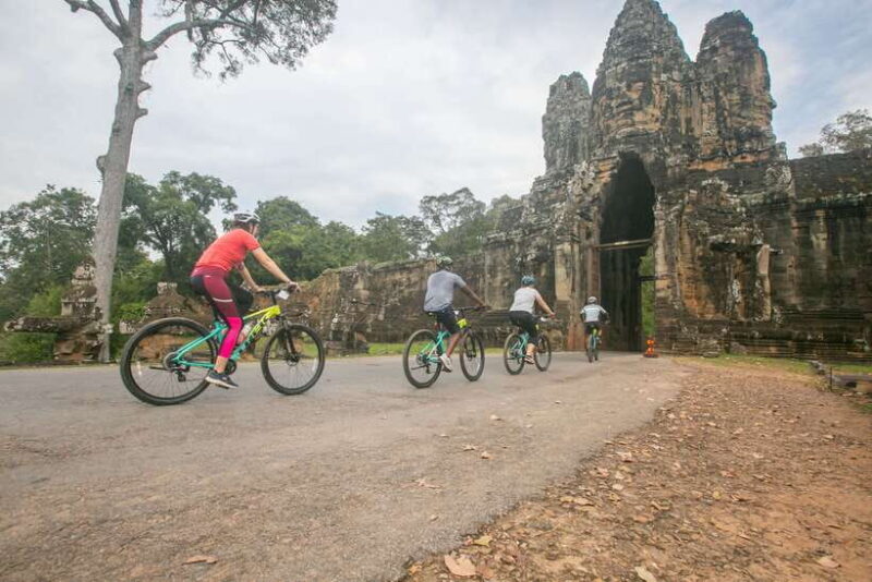 Angkor Wat: Guided Sunrise Bike Tour w/ Breakfast and Lunch - FAQ