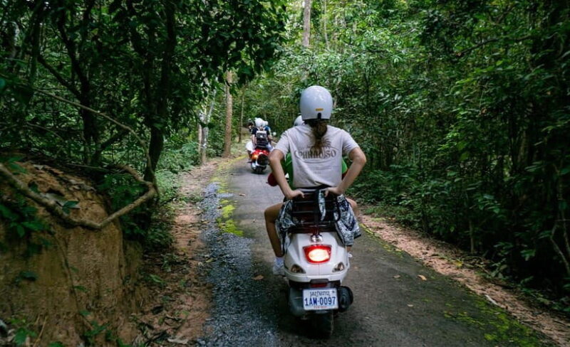 Angkor Wat: Guided Vespa Tour inclusive lunch at local house - Practical Details: What to Know Before You Go