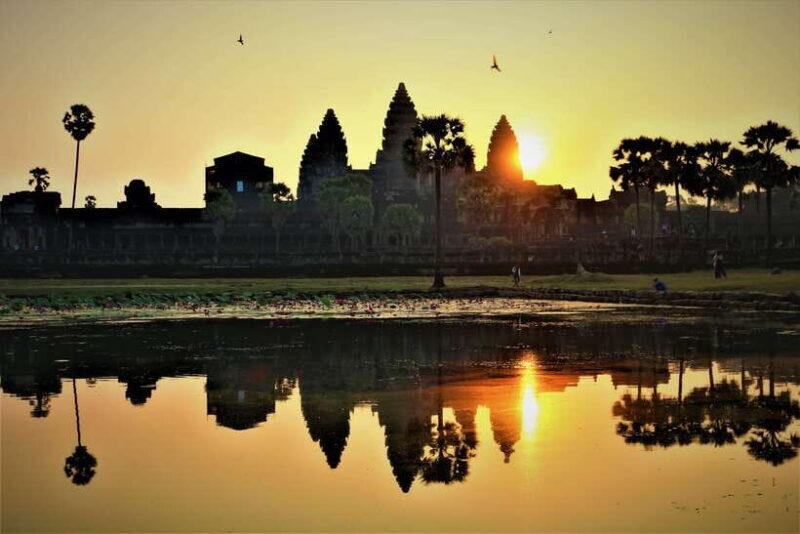 Angkor Wat: Private Sunrise Tour with Champagne Breakfast - Exploring the Heart of the Khmer Empire