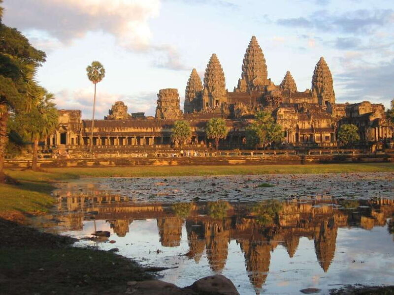 Angkor Wat: Small-Group Tour with Balloon Ride and Lunch - The Sum Up