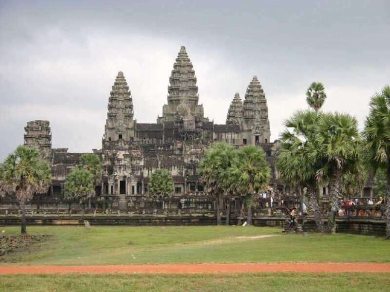 Angkor Wat Small Tour With Private Tuk Tuk - Deep Dive into the Itinerary