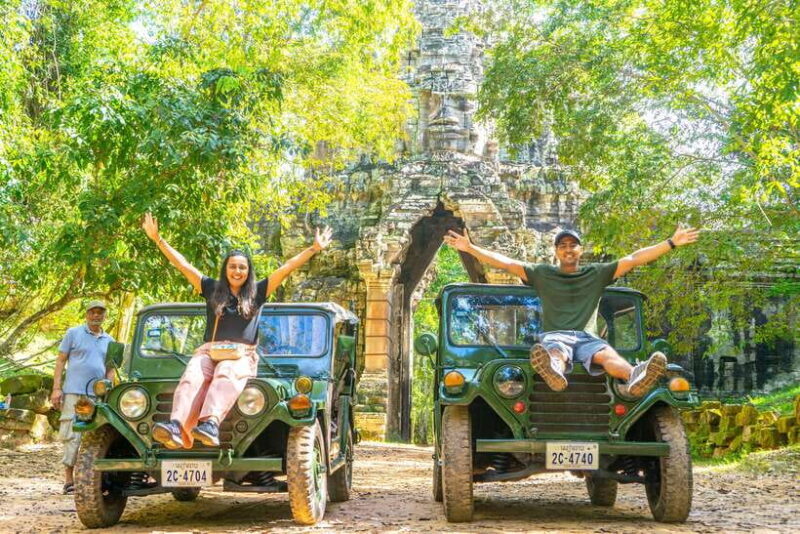Angkor Wat: Sunrise Jeep Tour with Breakfast and Lunch - Key Points