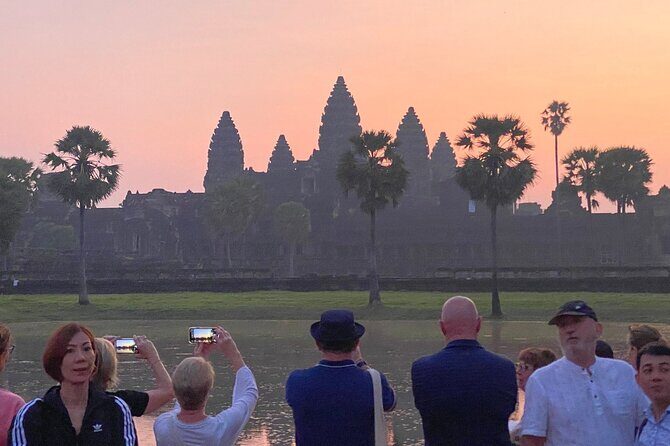Angkor Wat Sunrise Shared Tour with Guide and Bus - Discover the Sunrise at Angkor Wat with a Shared Tour