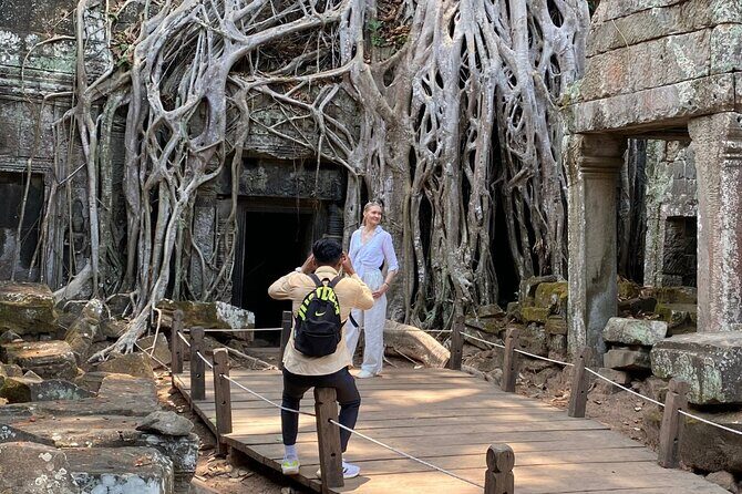 Angkor Wat Sunrise Shared Tour with Guide and Bus - Key Points