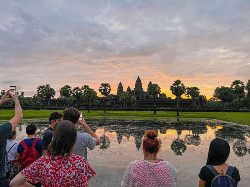 Angkor Wat Sunrise Small-Group Tour & Tonle Sap Boat Sunset - Who Will Love This Tour?