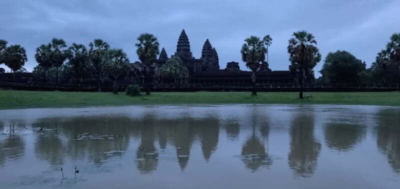 Angkor Wat Temples Tour by Car with Optional Sunrise - Key Points