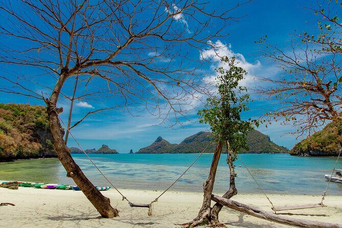 Angthong Marine Park Day Trip by Speedboat from Koh Samui - Hiking to the Viewpoint and Emerald Lake