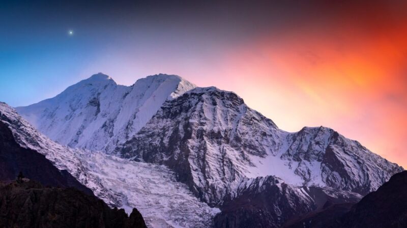 Annapurna Circuit Trek: Short 10 Days Full Board Package - Transport, Food, and Accommodation