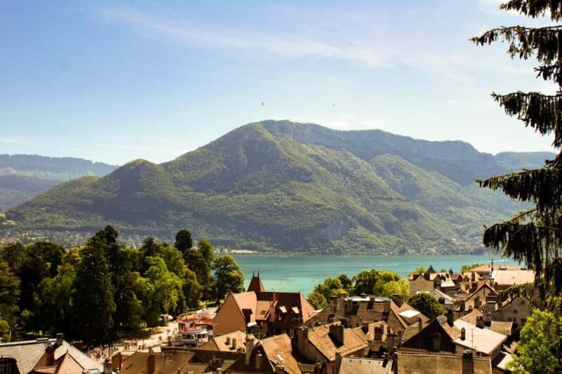 Annecy: 2-hour Best Intro Walking Tour with a Local - Exploring Annecy in 2 Hours: A Deep Dive into the Tour Experience