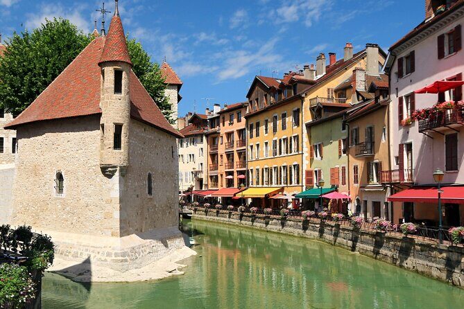 Annecy Scavenger Hunt and Highlights Self-Guided Tour - Who Should Consider This Tour?