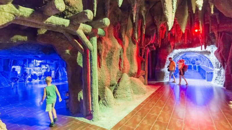 Antalya: Aquarium, Wax Museum, Snow World & Wild Park Ticket - Exploring the Antalya Aquarium in Depth