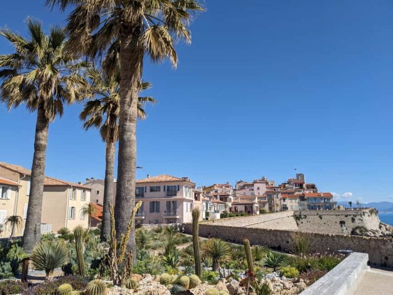 Antibes: 2 hour walking tour in the old town - Key Points