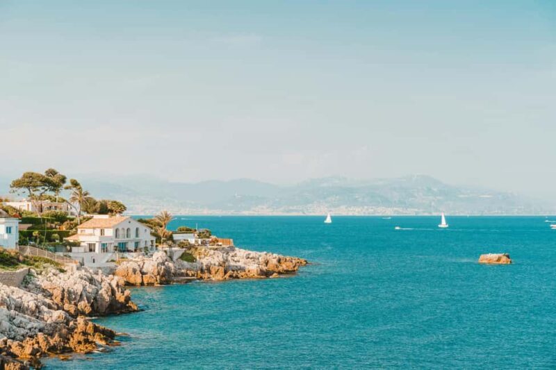 Antibes/Cannes/St Paul de Vence Half-day excursion with car & guide - Key Points