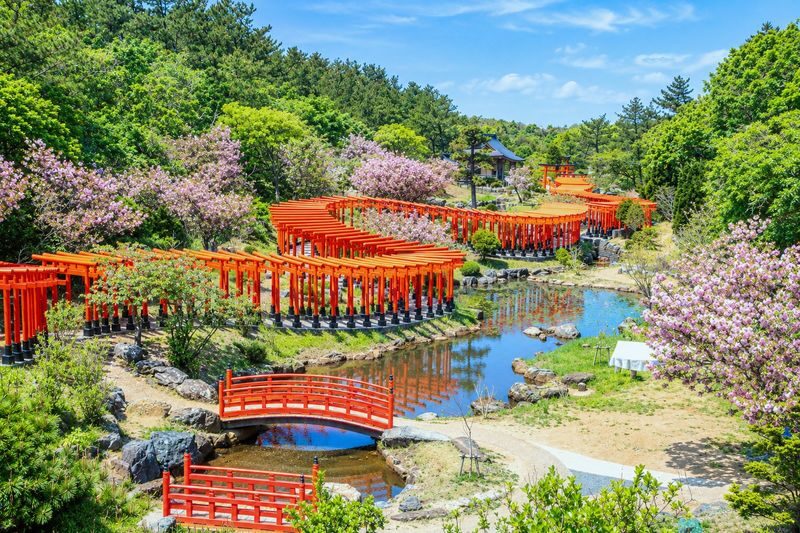 Aomori Small Group Day Tour | Oirase Stream, Hakkoda Mountains, Takayama Inari Shrine, Tanesashi Coast - Lake Towada: two hours for lunch and a lakeside pause