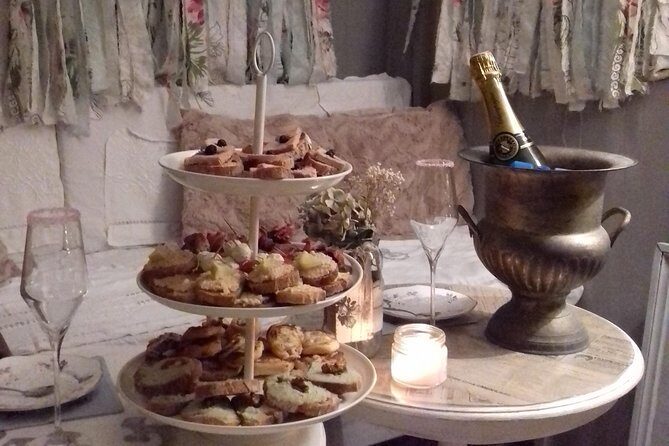 Aperitif dinner in a bohemian caravan - An Unforgettable Evening in a Bohemian Caravan: Aperitif Dinner in Arras