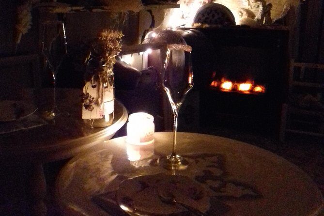 Aperitif dinner in a bohemian caravan - Key Points