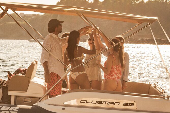 Aperitif on a boat at sunset in the Gulf of Naples - Practical Tips and Considerations
