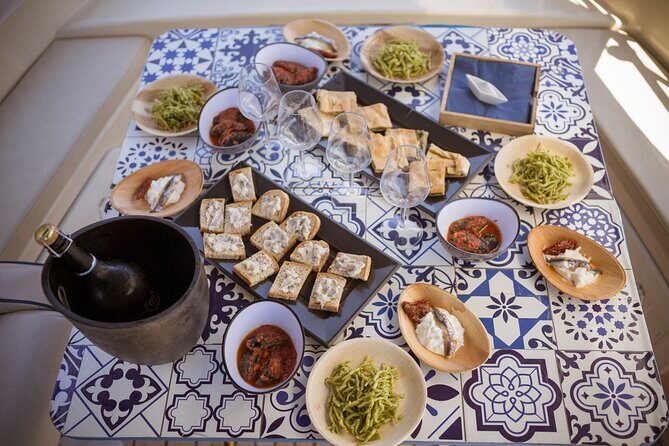 Aperitif on a boat at sunset, Porto Venere and islands - Who This Tour Is Best For