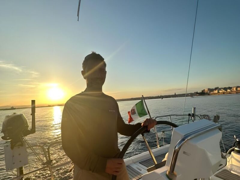 Aperitif on a sailboat in Taormina - A detailed look at the Taormina sailboat aperitif experience