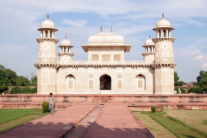 Approved Tour Guide in Agra for Full Day Sightseeing - What Sets This Tour Apart