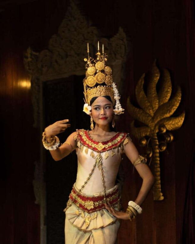 Apsara Theater Performance include dinner & Hotel pick up - Who Should Consider This Tour?