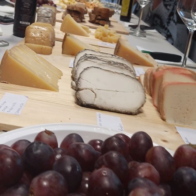 Aranda de Duero: Wine Pairing Tasting Course & Mini Tapas - Quick Overview