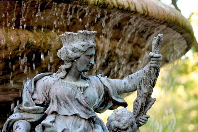 Aranjuez Essential - Discover the Heart of Aranjuez in a Short and Sweet Tour