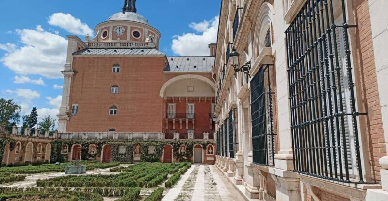 Aranjuez: Royal Palace Guided Tour - Discover the Royal Palace of Aranjuez: An Authentic Guided Tour