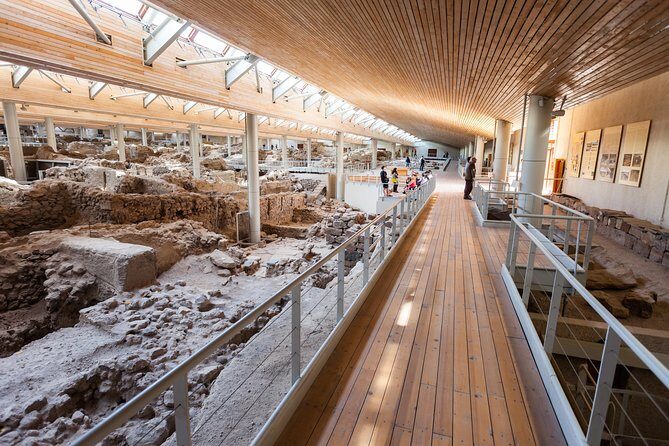 Archaeological bus tour to Akrotiri excavations & Red beach - In-Depth Look at the Tour Experience