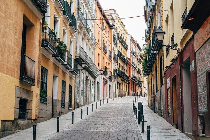 Architour through Lavapiés and Rastro with an architect - Who Will Enjoy This Tour Most?