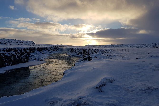 Arctic Fox Travel Dettifoss lake Mývatn winter private super jeep tour - Who Should Consider This Tour?