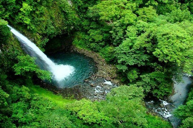 Arenal Volcano, Hanging Bridges & La Fortuna Waterfall Combo Tour - Experience the Best of La Fortuna in One Day: A Complete Review of the Arenal Volcano, Hanging Bridges & La Fortuna Waterfall Combo Tour