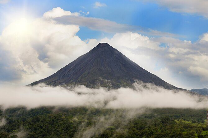 Arenal Volcano with Ecotermales Hot Springs From San José - Key Points