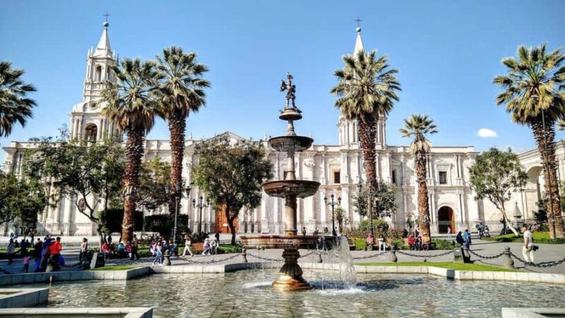 Arequipa: Half Day Private Walking Tour + Santa Catalina Monastery - Key Points