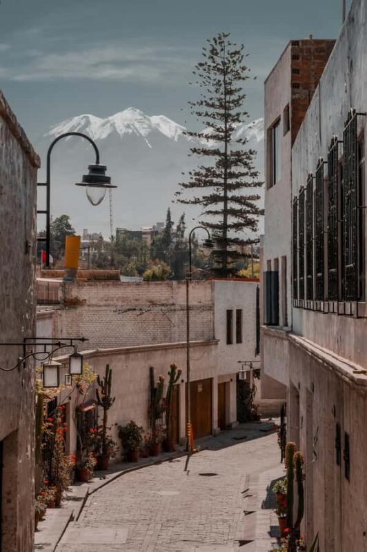 Arequipa: Walk through the Historic Center of the City - Key Points