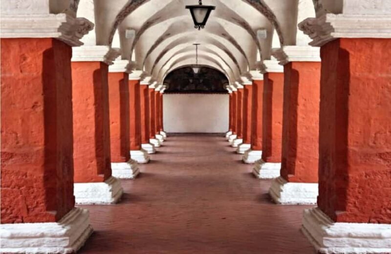 Arequipa: Walking Tour and Santa Catalina Monastery - Santa Catalina Monastery: A City Within a City