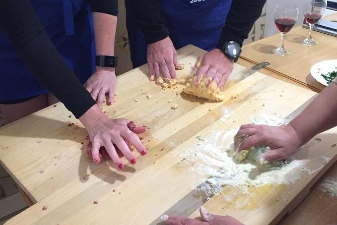 Arezzo: Colorful Tagliatelle & Ravioli Home Cooking class - Who Should Consider This Experience?