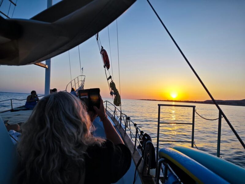 Argostoli: Sunset cruise with food & drinks - A Sunset Cruise in Kefalonia: A Balance of Relaxation and Authentic Exploration
