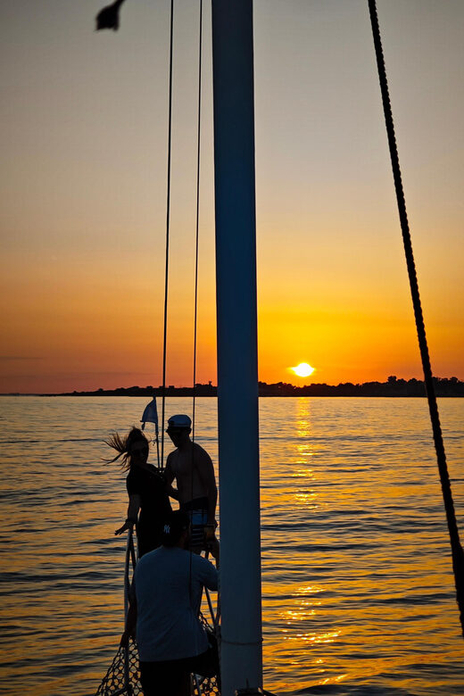 Argostoli: Sunset cruise with food & drinks - FAQ