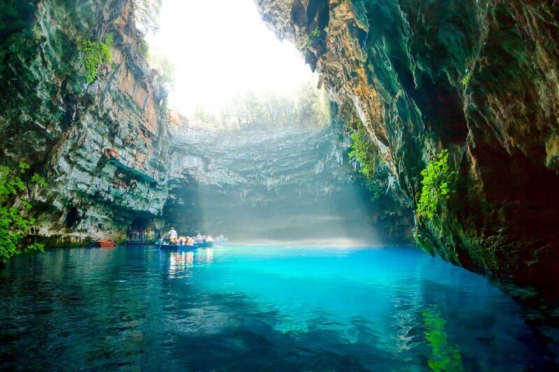 Argostolio: Melissani Lake, Myrtos Beach, and Fiscardo Tour - Key Points