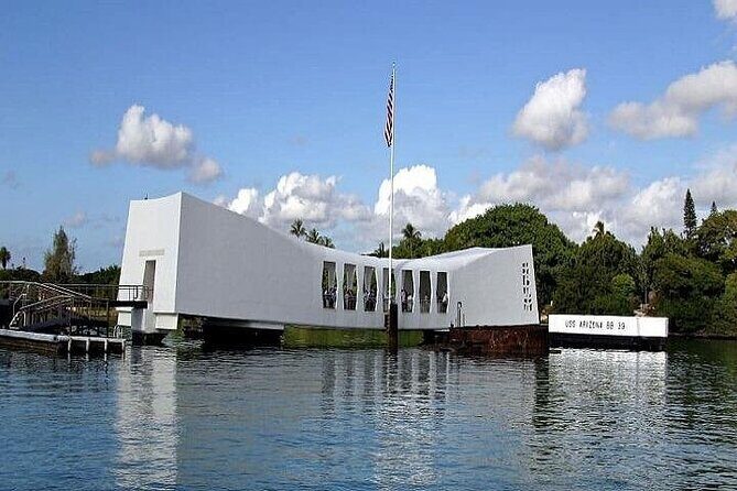 Arizona Memorial Pearl Harbor and Honolulu City Tour from Kauai - Key Points