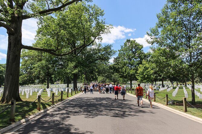 Arlington Cemetery Tour with Guard Ceremony and Iwo Jima Memorial - Key Points