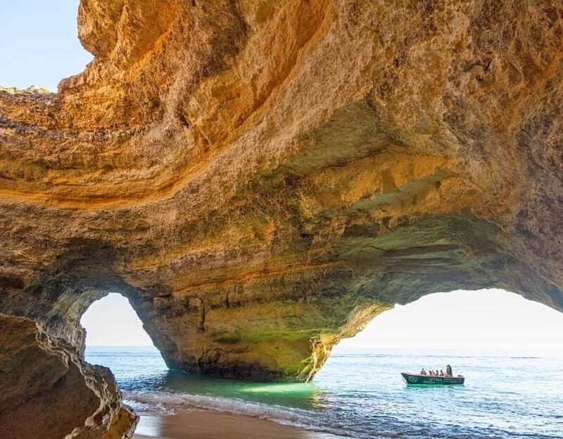 Armação de Pera : Private Boat Trip Sunrise/Sunset - Authentic and Personalized Experience