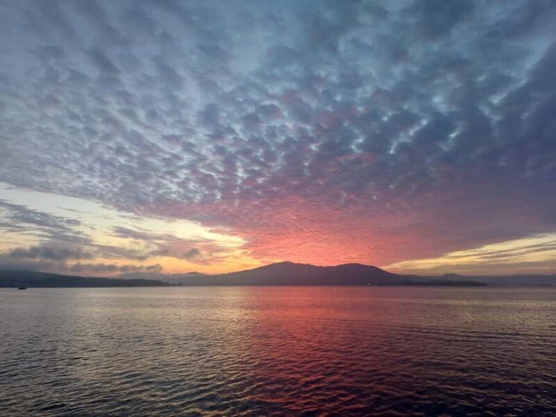 Arousa Estuary: Exclusive sailing routes - Who would love this experience?
