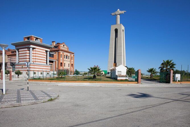 Arrabida and Bacalhoa Wine Tasting Private Tour from Lisbon - Key Points